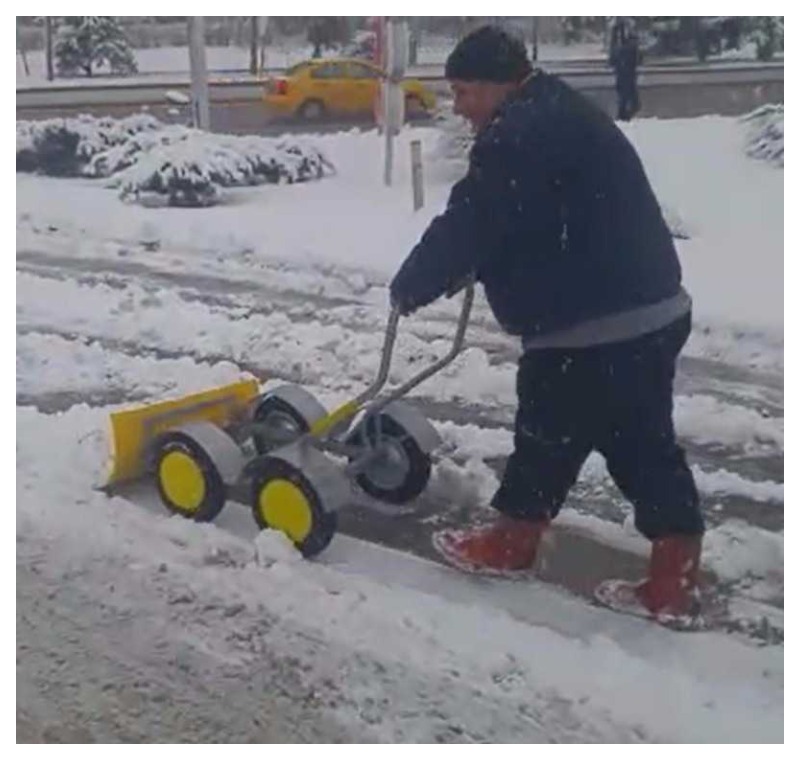 4 Tekerli Kar Temizleme Aracı